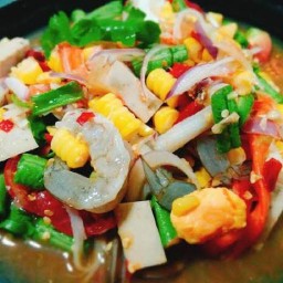 ส้มตำ  ยำ ปากแตก