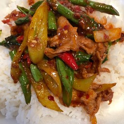 ผัดพริกเผาหมูชิ้น