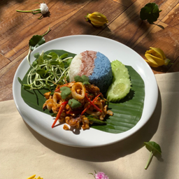 ข้าวปลาหมึกผัดไข่เค็ม