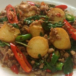 กะเพราหมูสับเต้าหู้ไข่