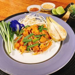 จ้าวจอม ผัดไทน้ำราด