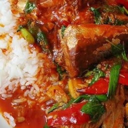 กะเพราปลาป๋อง