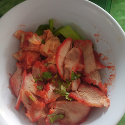 เกี้ยวแห้งหมูแดง