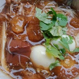 กะเพาะปลาโบราณ ป๋าขุม วุฒากาศ ตลาดพลู จอมทอง