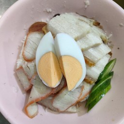 ข้าวหมูแดง-หมูกรอบ