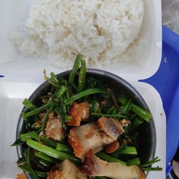 ข้าวผักบุ้ง