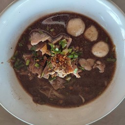 ก๋วยเตี๋ยวเนื้อตุ๋น