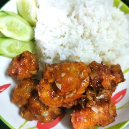 ไก่กรอบกระเทียม( ราดข้าว)