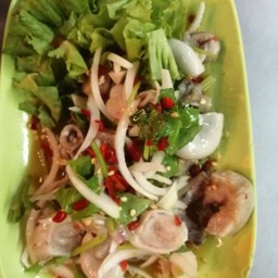 ยำไส้ตัน