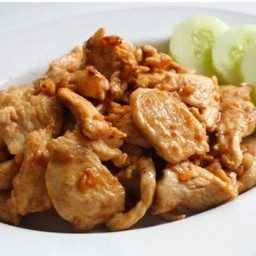 ไก่ทอดกระเทียมพริกไทยเป็นกับข้าว