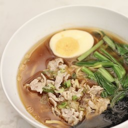 ราเม็งต้มยำพริกญี่ปุ่นเนื้อโคขุน