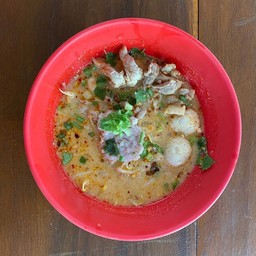 ก๋วยเตี๋ยวหมูต้มยำน้ำข้น