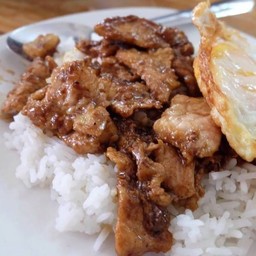 หมูชิ้นผัดซีอิ๋ว+ไข่ดาว