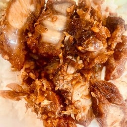 หมูกรอบกระเทียม