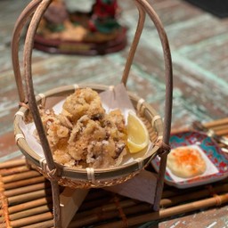 หนวดปลาหมึกทอด