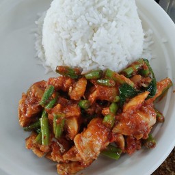 ข้าวผัดพริกแกง