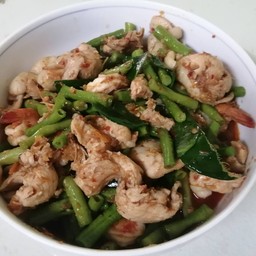 ผัดพริกแกง