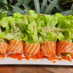 แซลมอนสลัดโรล