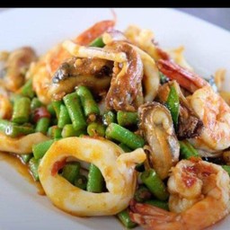 ข้าวราดพริดพริกแกงทะเลรวมมิตร