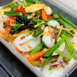 ผัดฉ่าปลาหมึก