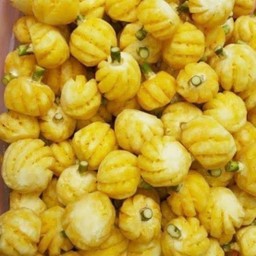 สับปะรดภูแล 1ลูก หั่นชิ้นพร้อมทาน