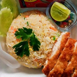 ข้าวผัดไข่+ไก่ทอด