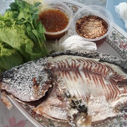 ลุงวัตรปลาเผา น้ำจิ้มรสเด็ด