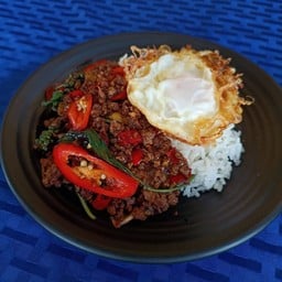 ข้าวขี้เมาเนื้อโคขุนไข่ดาว