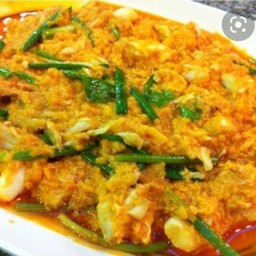 เนื้อปลาผัดผงกะหรี่