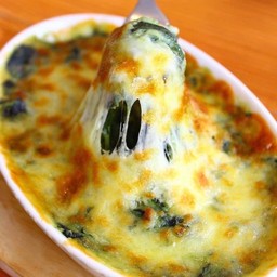 ผักโขมอบชีส