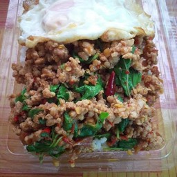 กระเพราหมูสับ