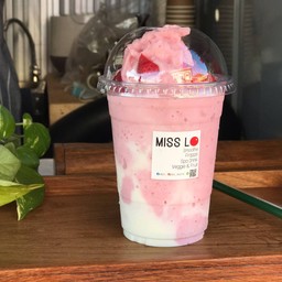 สตรอเบอรี่สมูทตี้