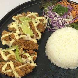 [ลด 20%] ข้าวหน้าไก่ทอดซอสครีมมะนาว