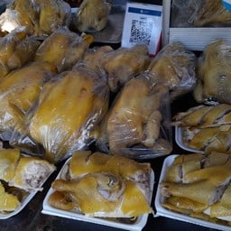 ไก่ต้มน้ำปลาตลาดห้วยขวาง ตลาดห้วยขวาง
