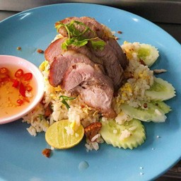 ข้าวผัดหมูแดง