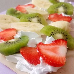 เครปเย็นกล้วยกีวี่สตรอเบอรี่น้ำผึ้ง