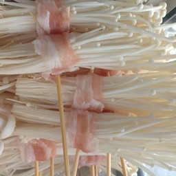 เห็ดเข็มทองพันเบคอน