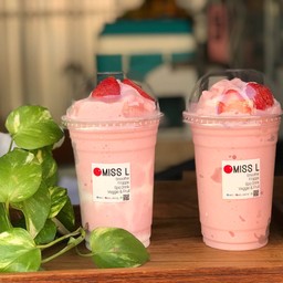 สตรอเบอรรี่สมูตตี้โยเกิร์ต