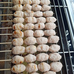 หมูเด้งปิ้งชุดละ 3 ไม้