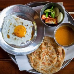 โรตีโฮลวีท+แกงถั่ว+ไข่ดาว