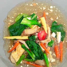 เส้นหมี่ราดหน้า