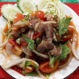 ยำคอหมูย่าง