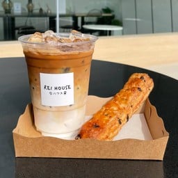 โปรคู่สุดคุ้ม Latte + Choc-Stick