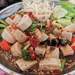ยำหมูยอ