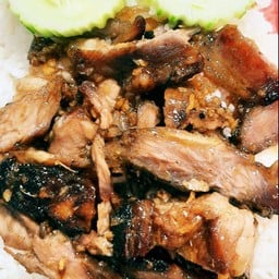 ข้าวคอหมูย่างกระเทียมพริกไทย