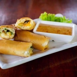 ปอเปี๊ยะสลัดชีสกุ้งสด