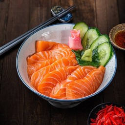 70) ข้าวหน้าแซลมอน size M