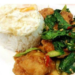 คะน้าไก่กรอบ (กับข้าว)