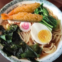 ราเมงโชยุกุ้งทอด