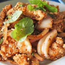 หมูน้ำตก